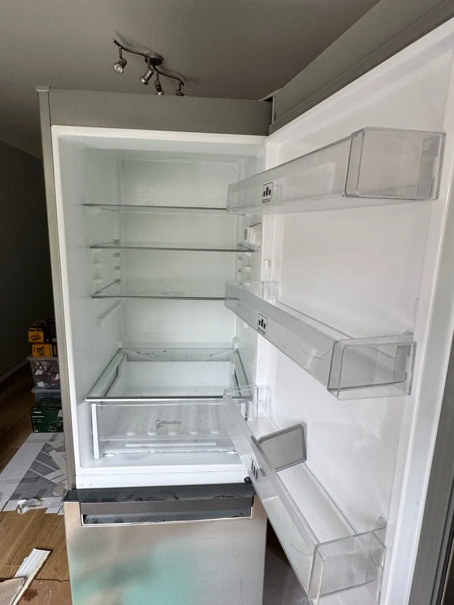 fridge - Image 2