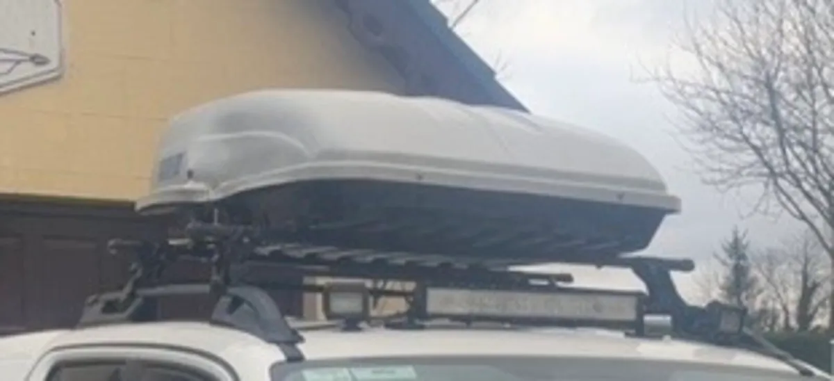 Roof box - Image 2