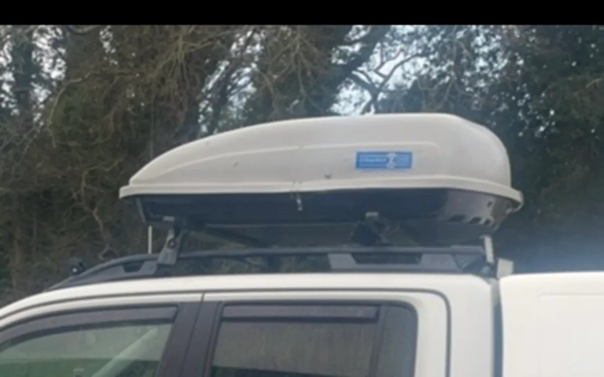 Roof box - Image 3