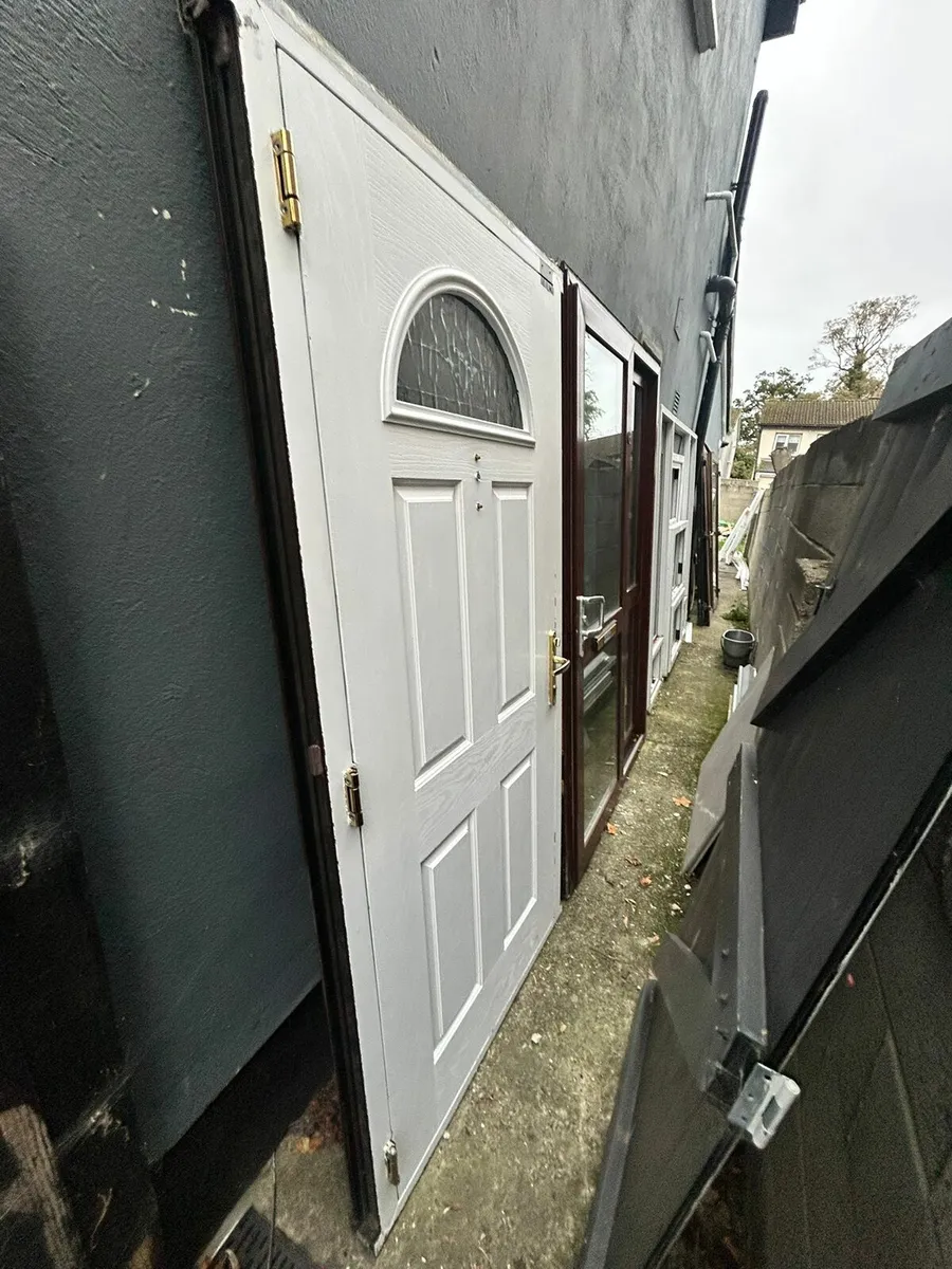 ✳️ HIGH QUALITY COMPOSITE FRONT DOOR FOR SALE - Image 1