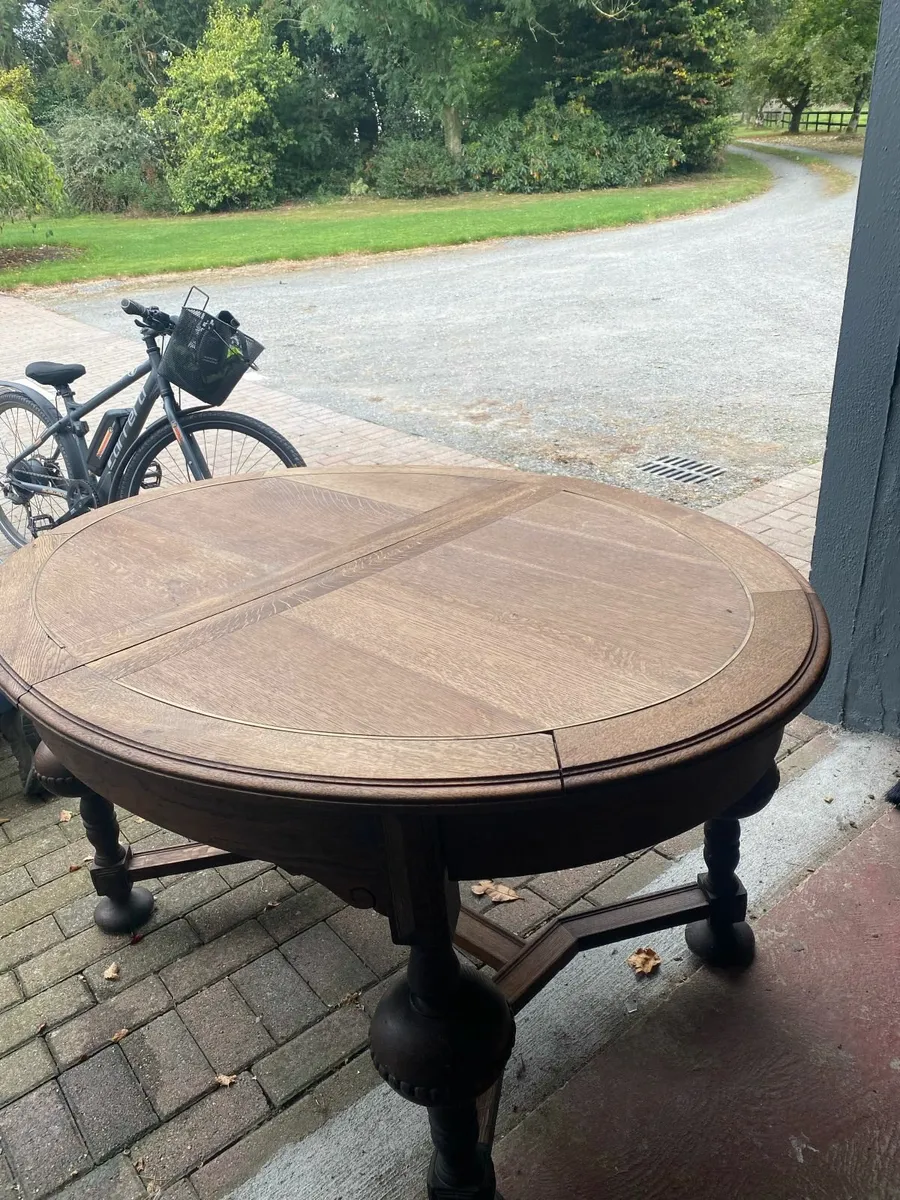 Oak table - Image 1