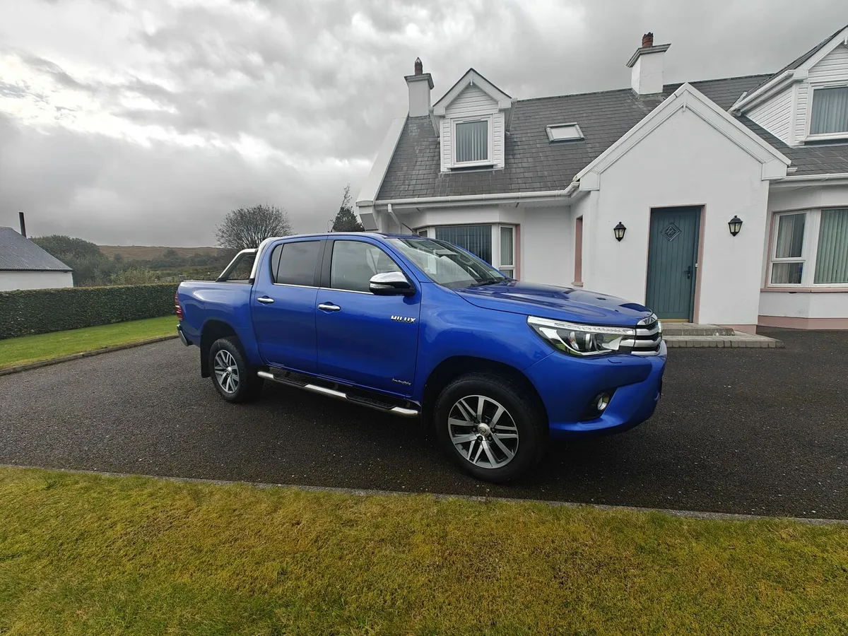 Toyota hilux invincible - Image 1