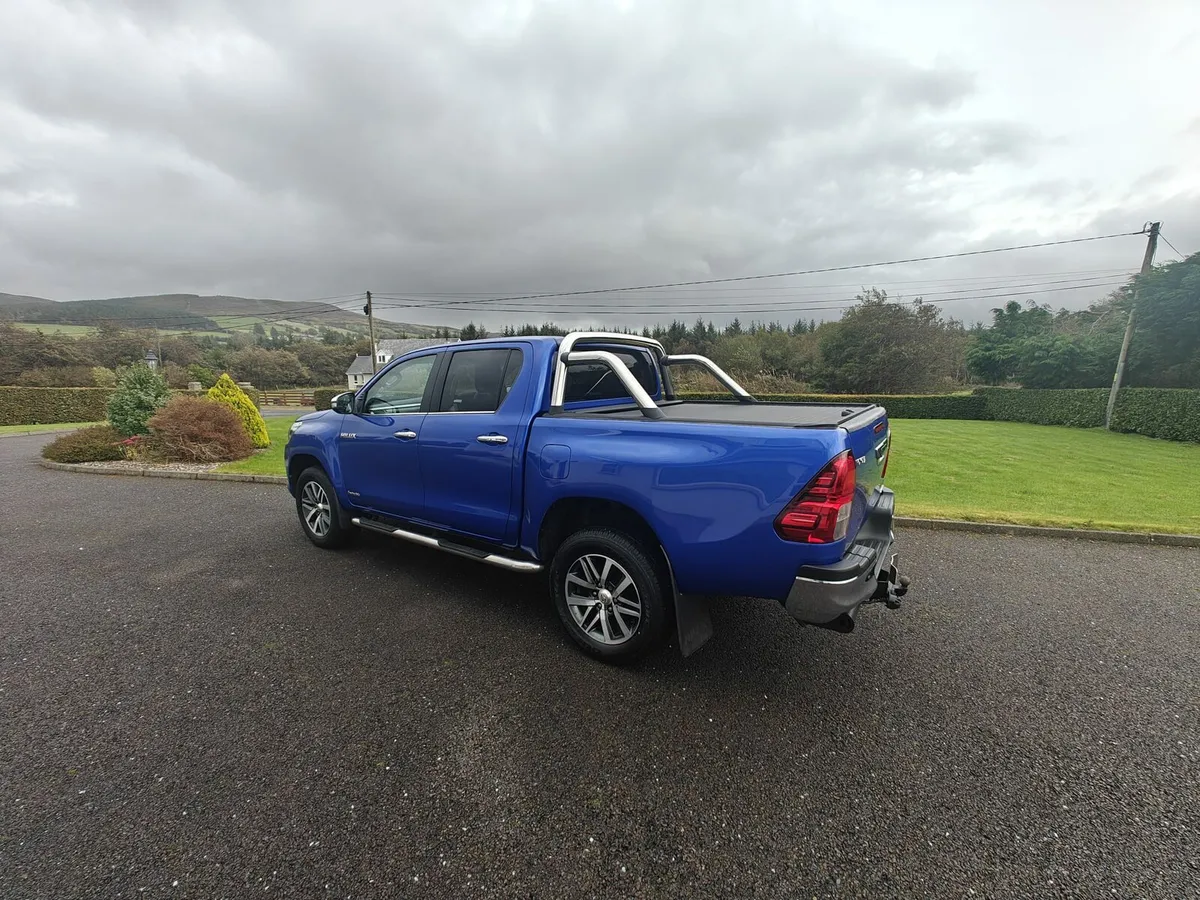 Toyota hilux invincible - Image 3