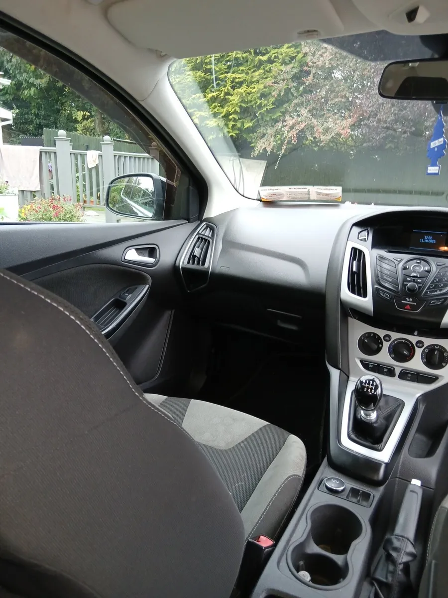 Ford Focus 2013 - Image 2