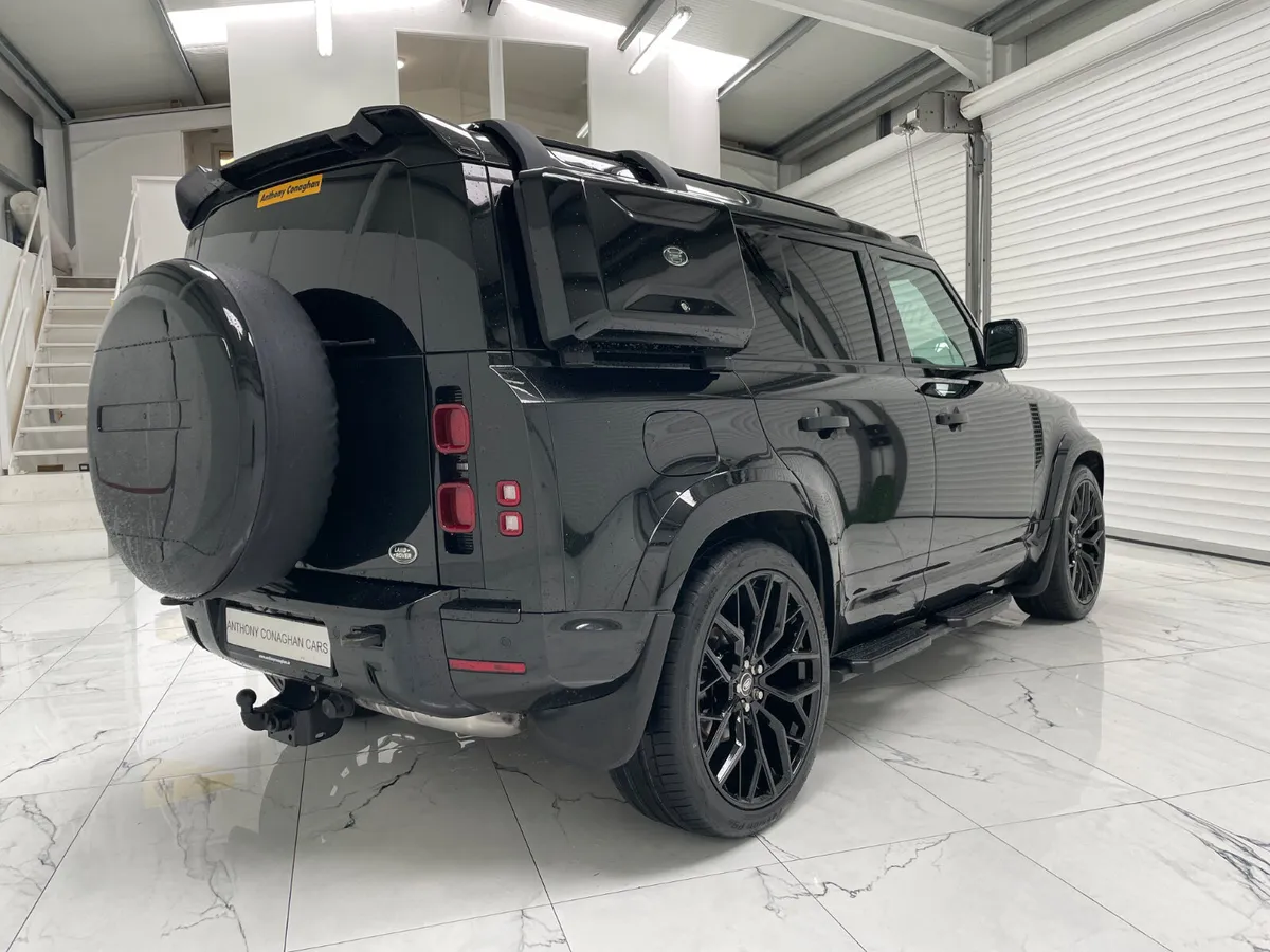 Land Rover Defender 2023 - Image 4
