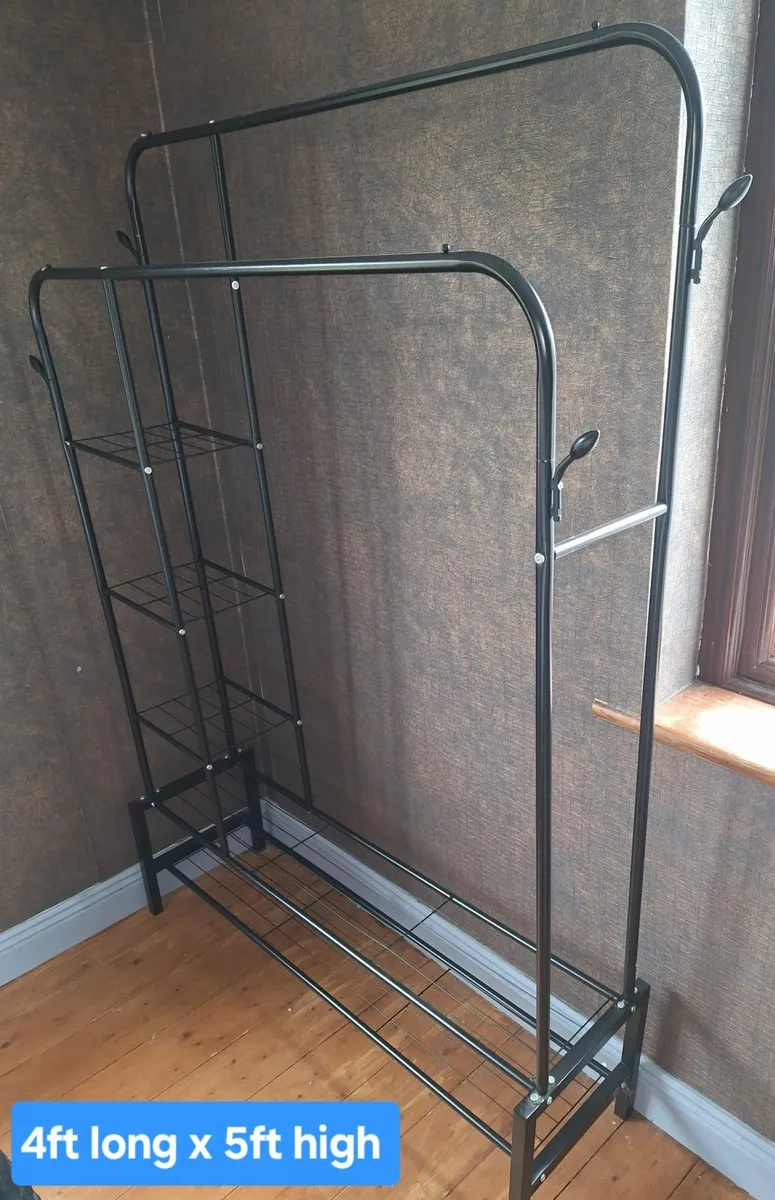 Clothes hanger