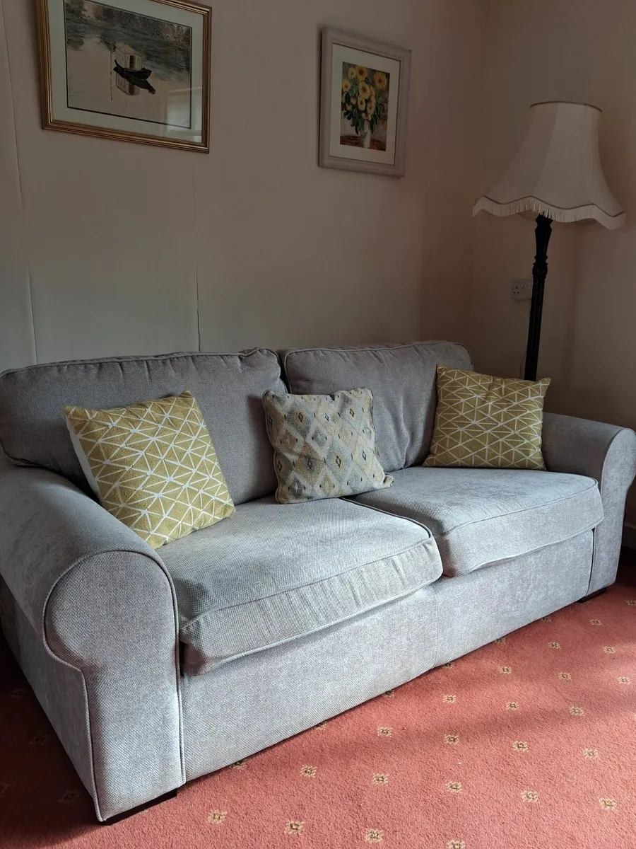 Sofa for sale - Image 3