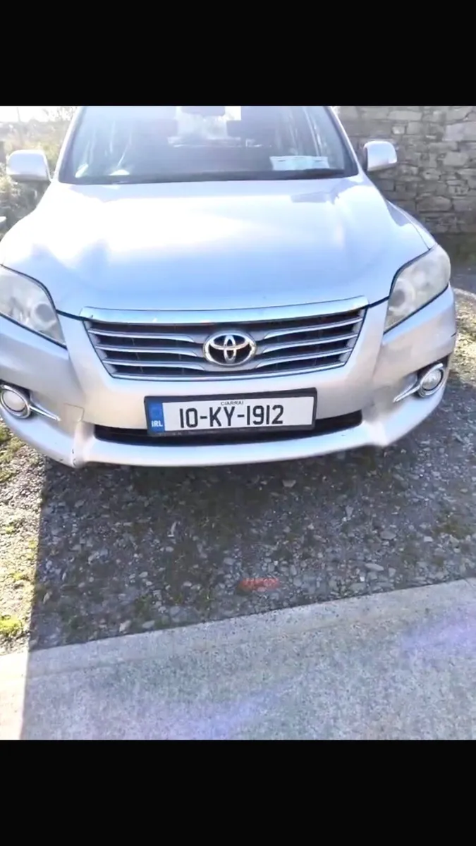 Toyota RAV4 2010 - Image 2