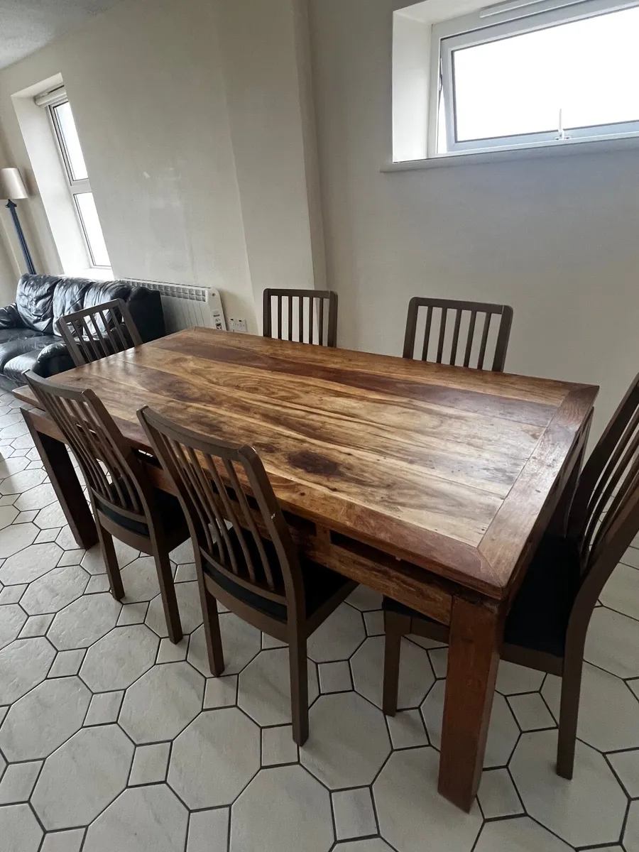Dinning table with 6 chairs - Image 1