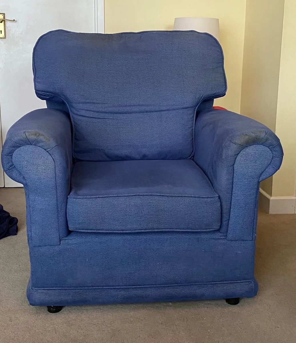 Blue 3-Piece Suite – €50 – Carrigaline - Image 3