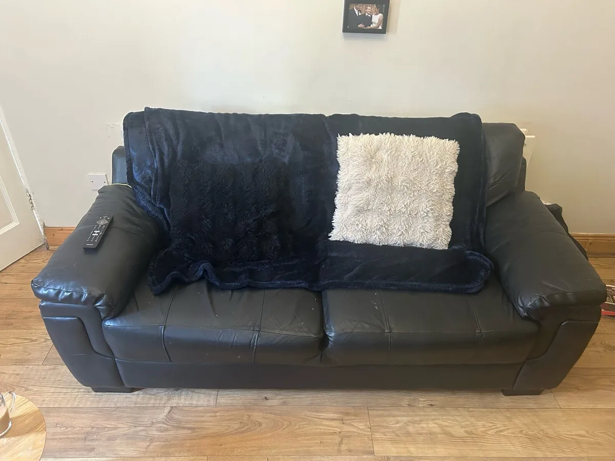 3 and 2 leather sofas - Image 1