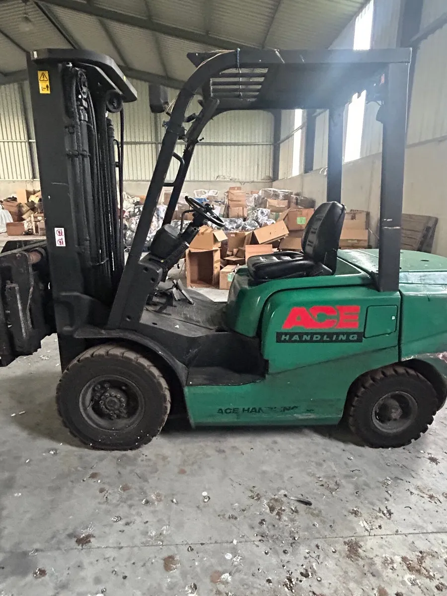 Forklift TEU - Image 3