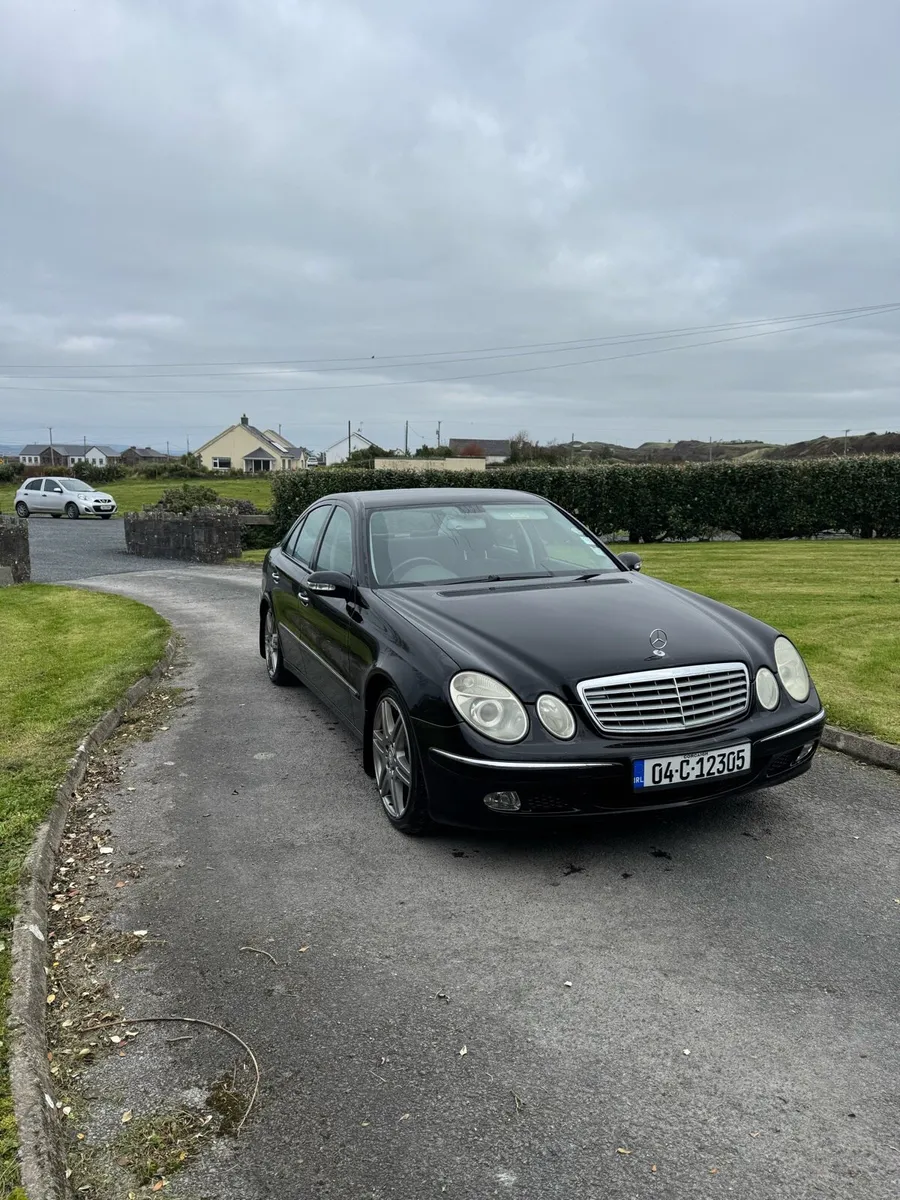 Mercedes E200 - Image 2