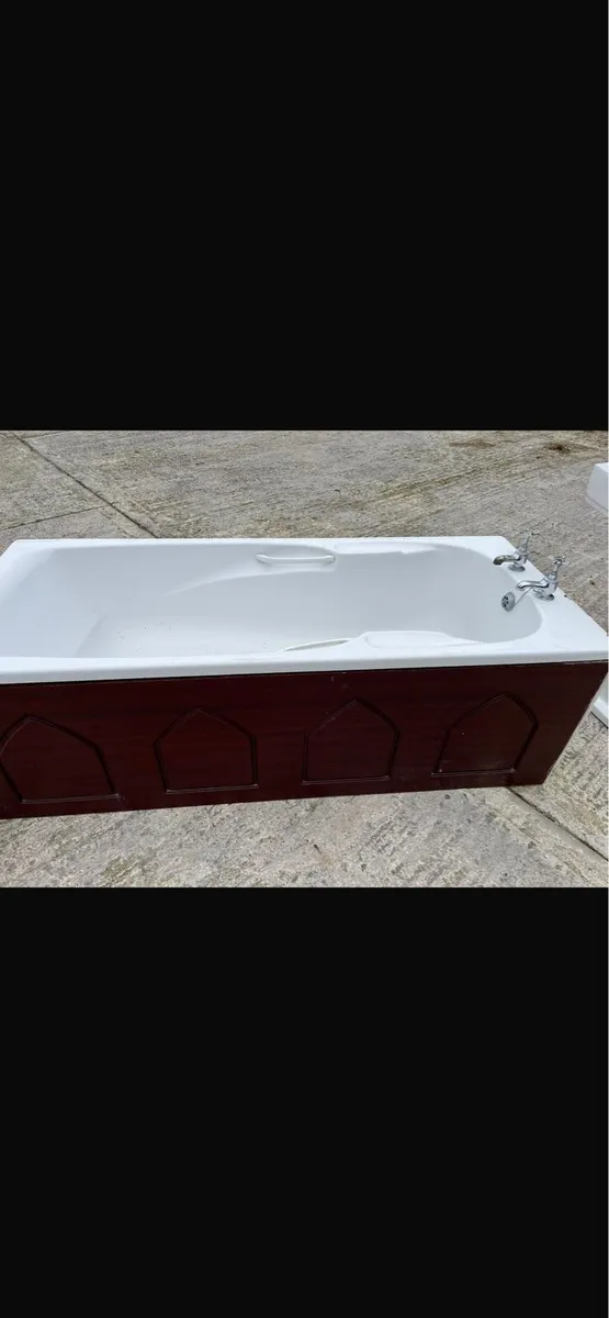 Bathroom suite - Image 3