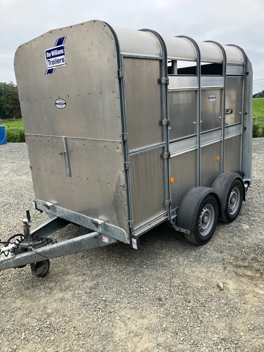 Trailer - Image 1