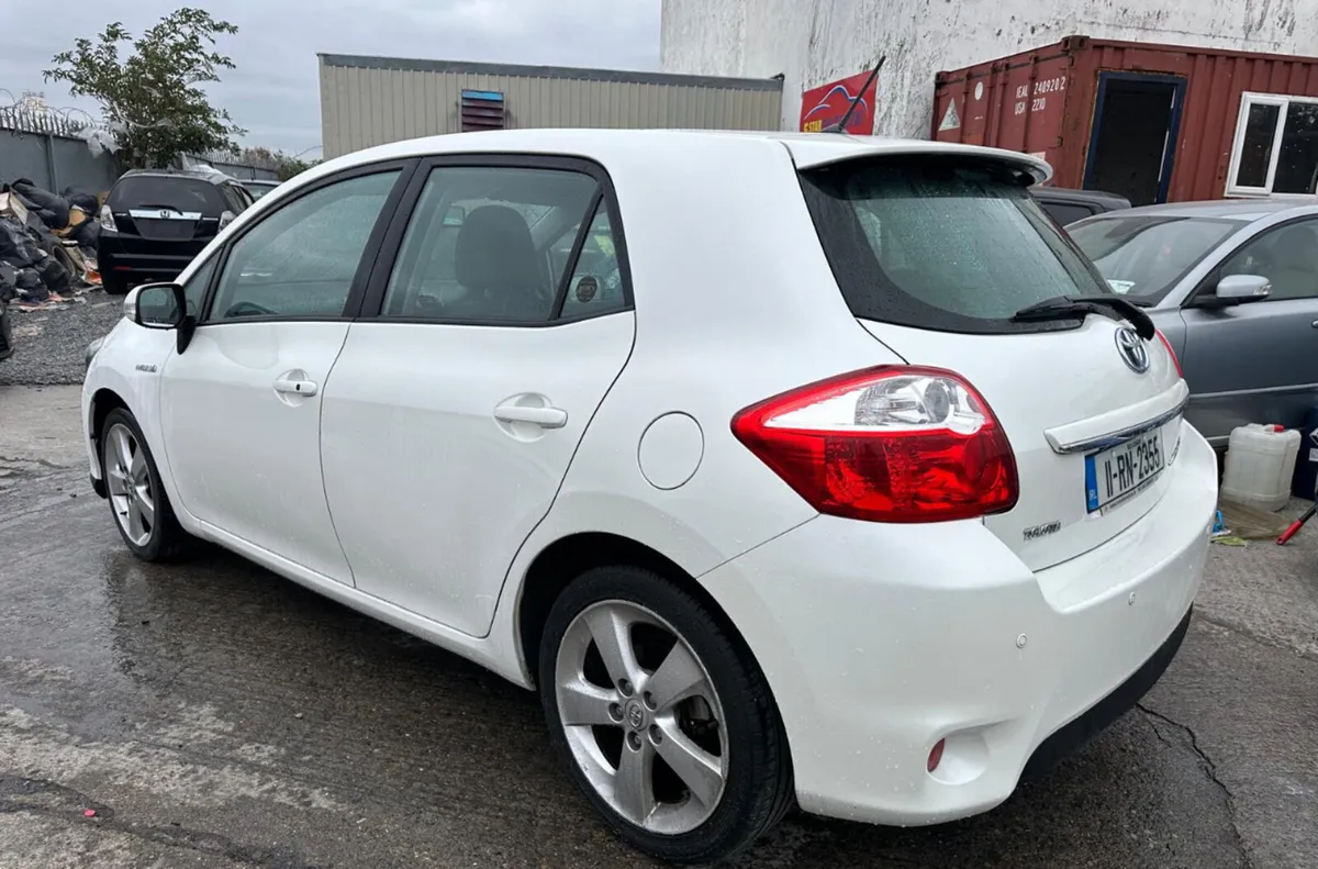 Toyota Auris 2011 Automatic Hybrid/ New Nct - Image 4