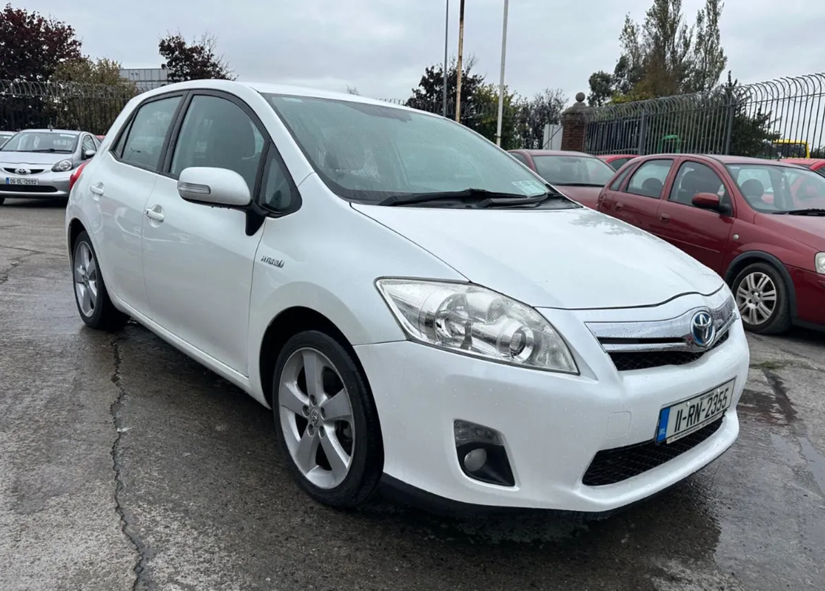 Toyota Auris 2011 Automatic Hybrid/ New Nct - Image 1