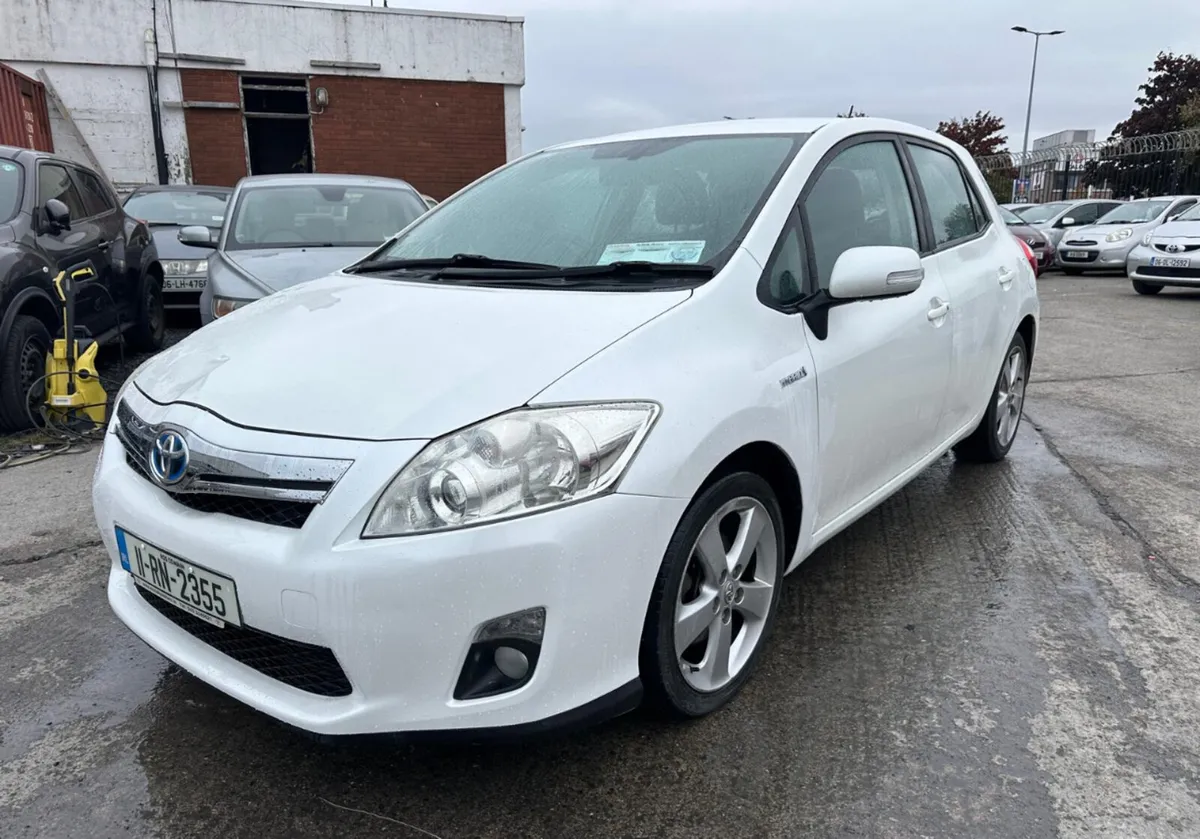 Toyota Auris 2011 Automatic Hybrid/ New Nct - Image 2