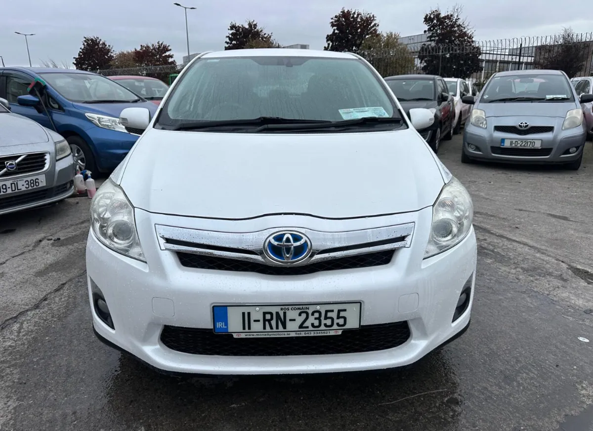 Toyota Auris 2011 Automatic Hybrid/ New Nct - Image 3