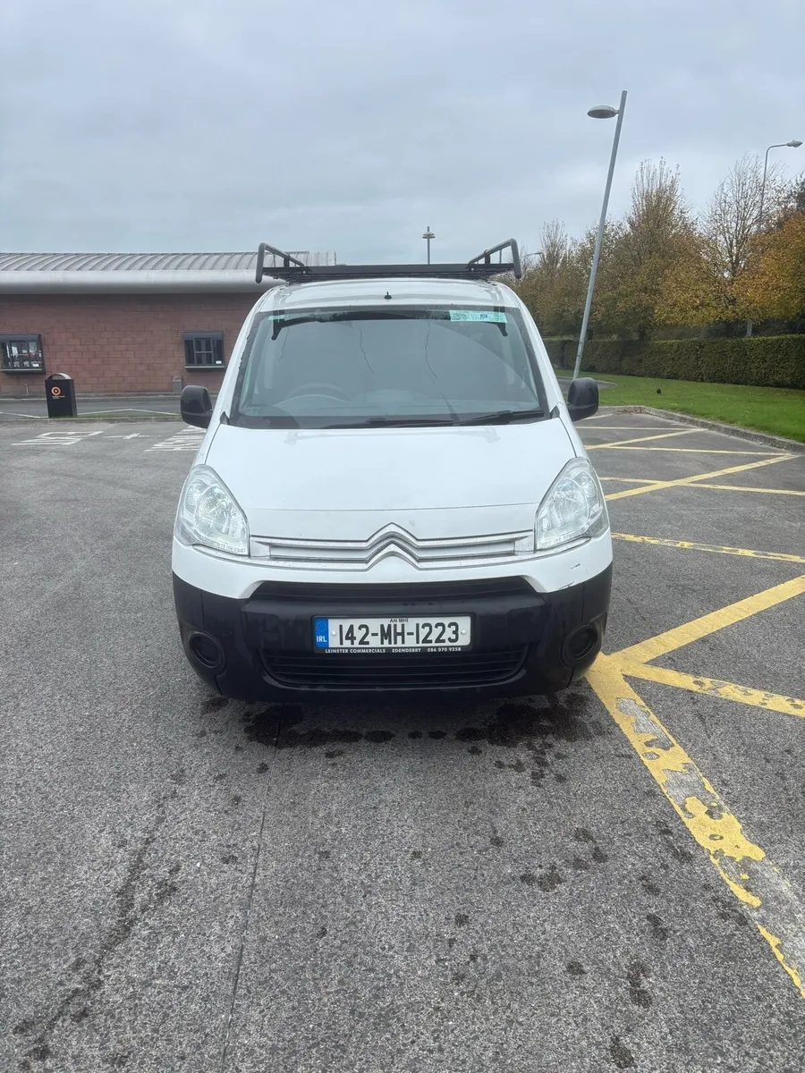 142 BERLINGO DOE’D 3 SEATS - Image 2