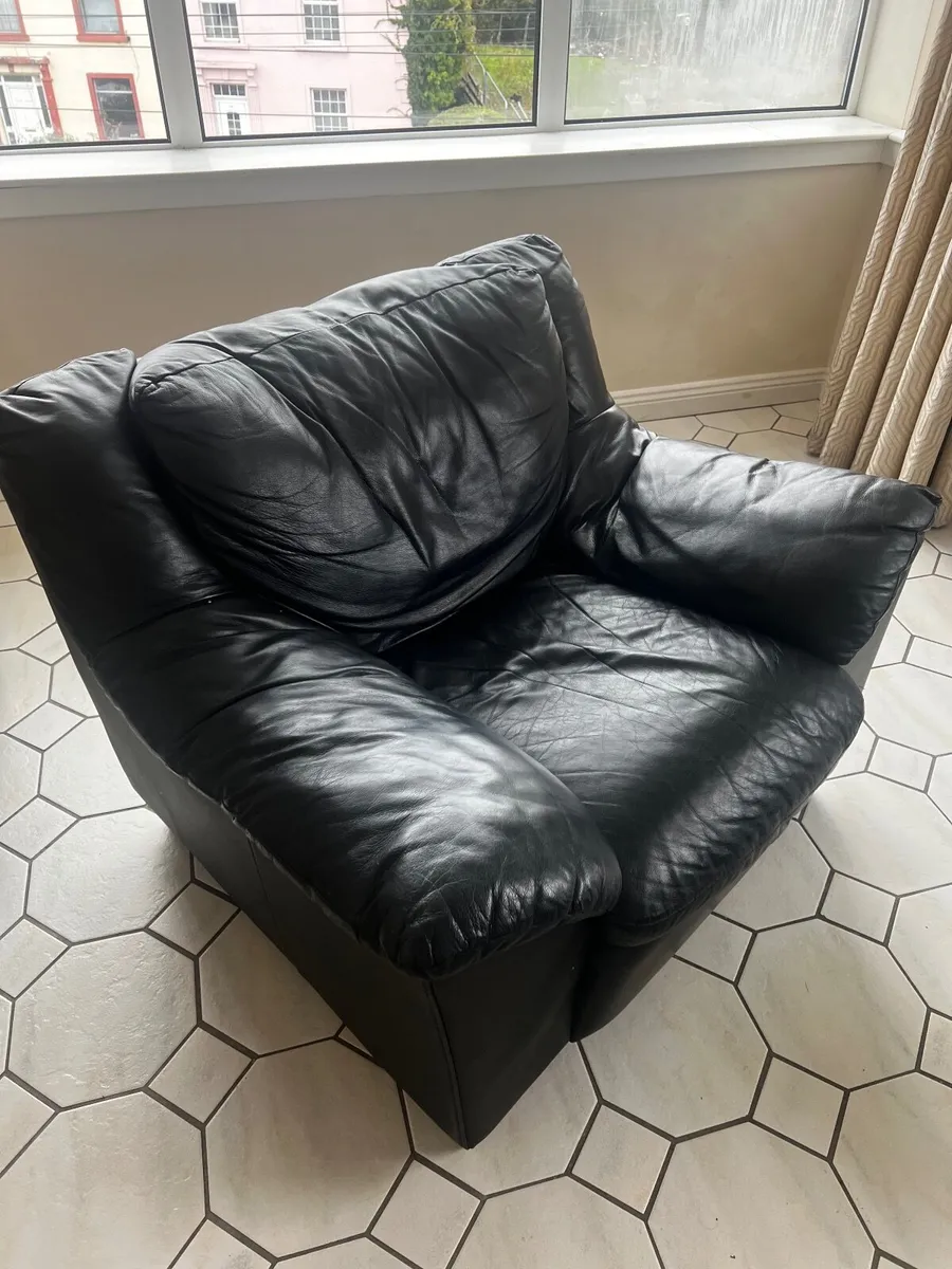 3 seater leather sofa + armchair - Image 2