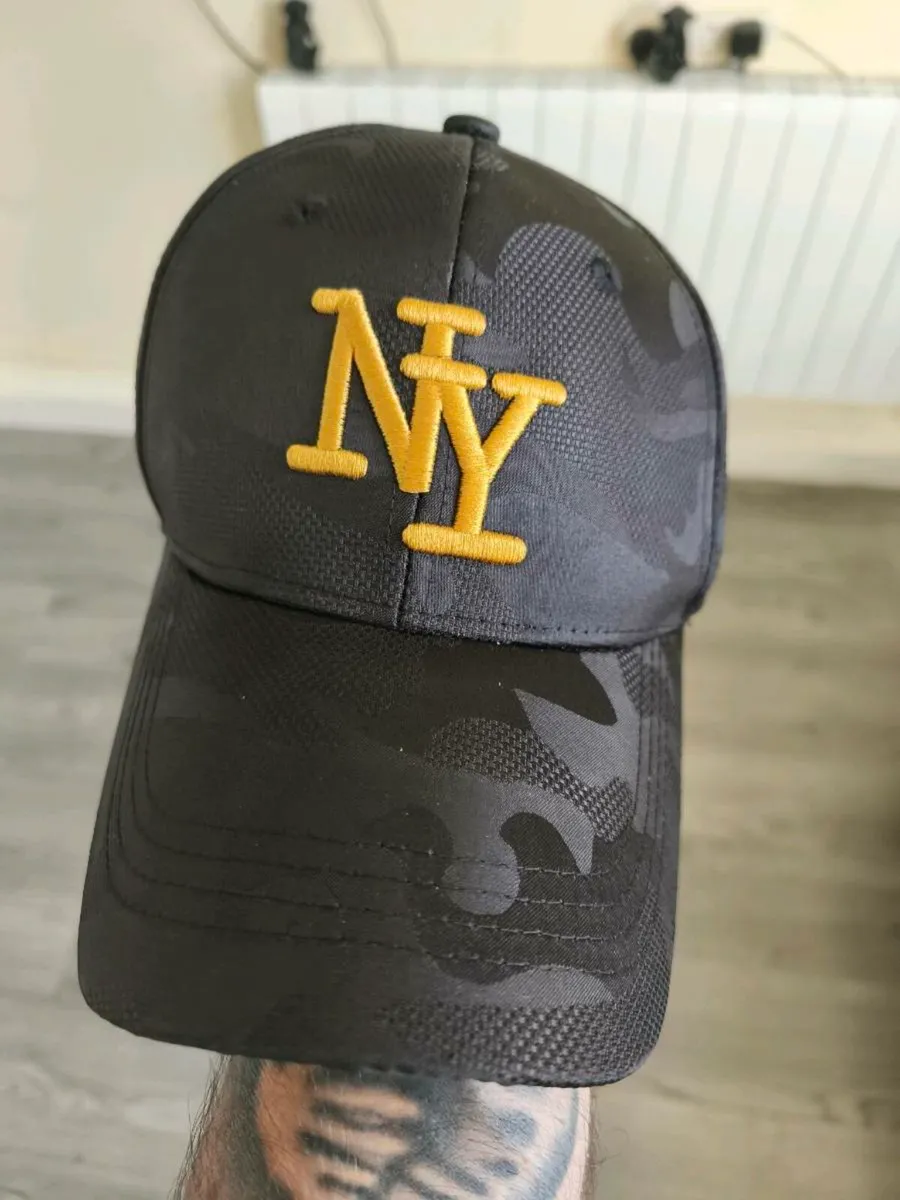Baseball caps - Image 1