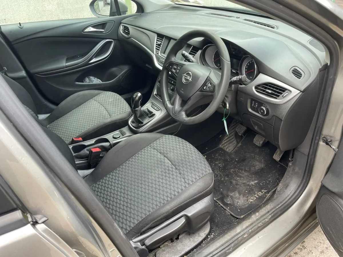 2016 opel astra diesel - Image 4