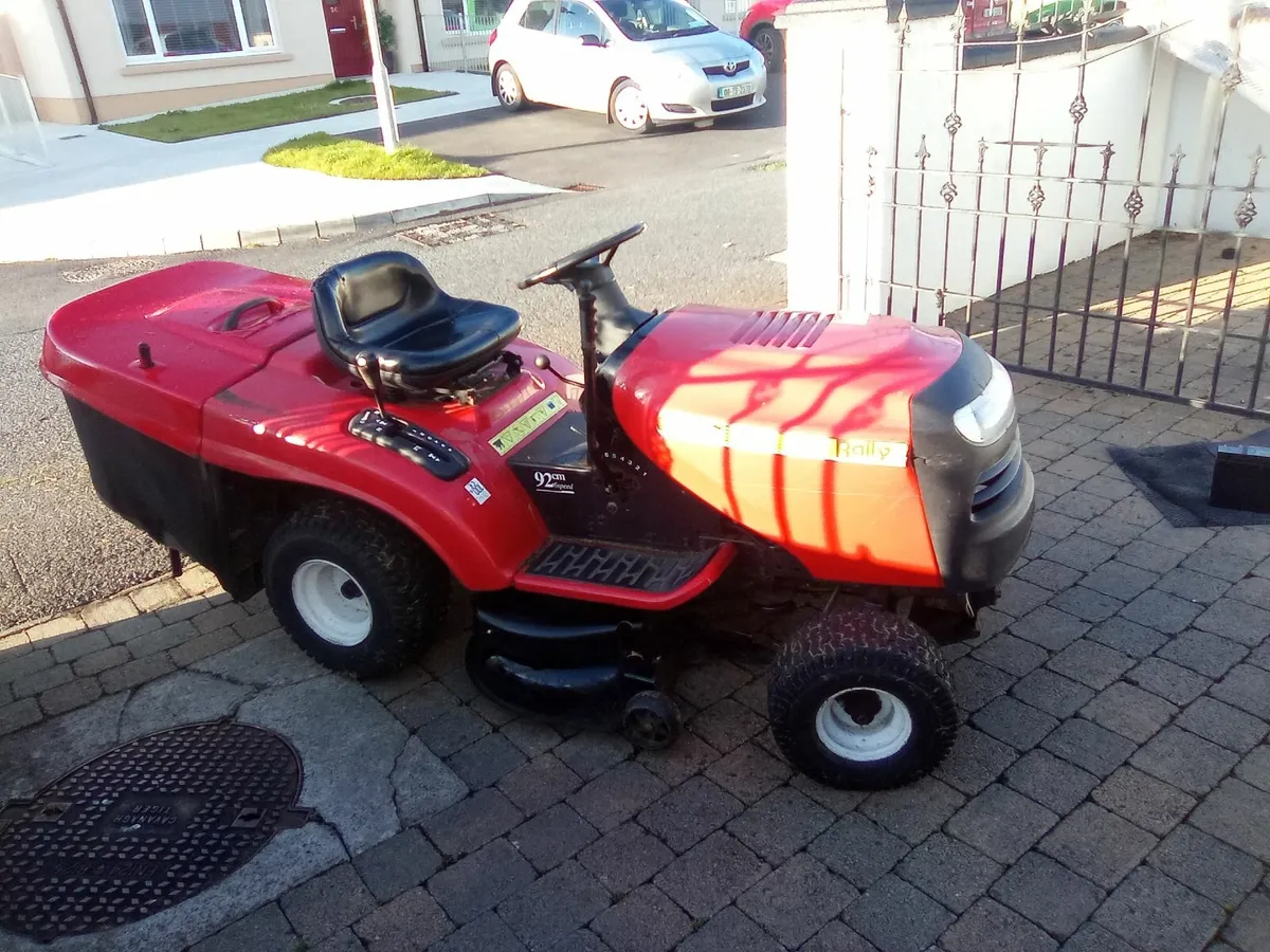 Rally ride on lawnmower - Image 2