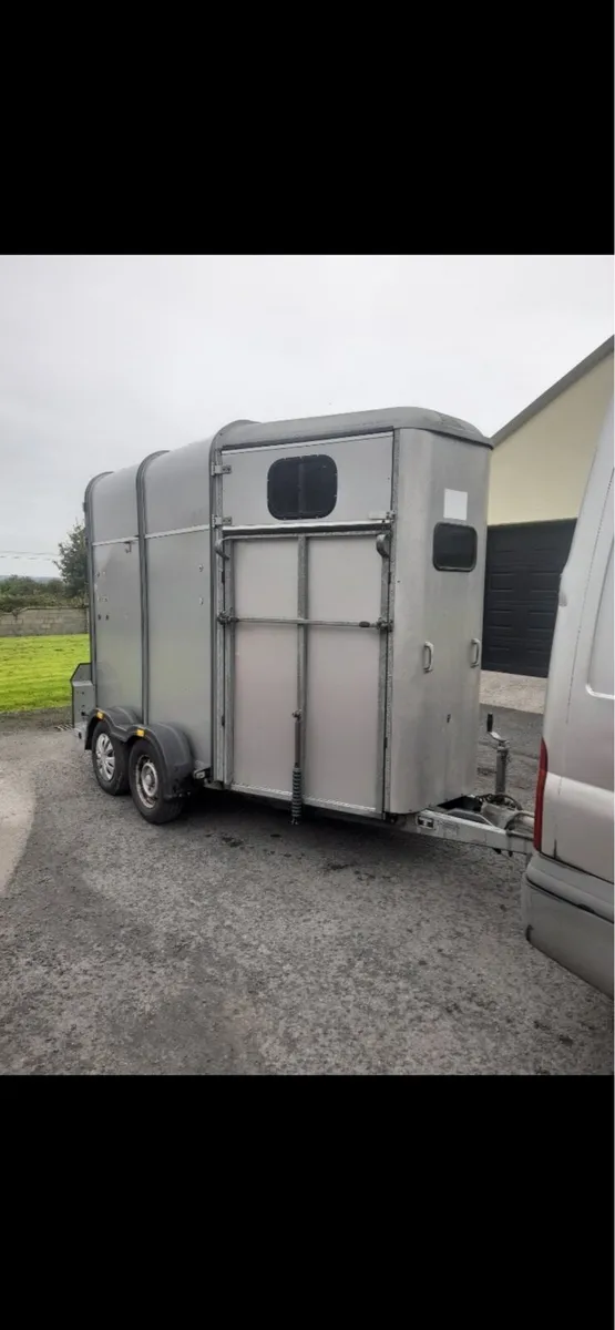Ivor Williams 505 deluxe horse box - Image 1