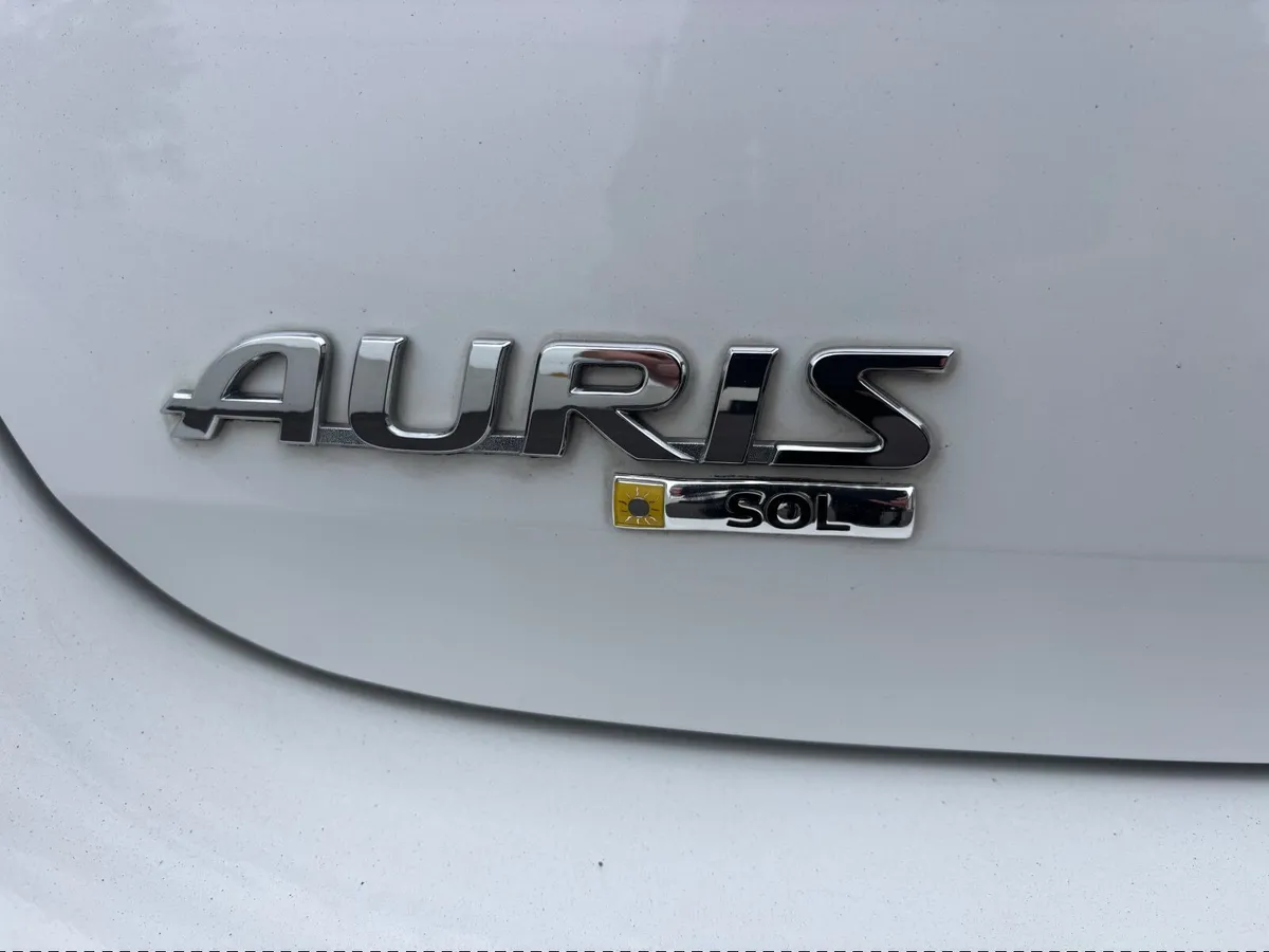 Toyota Auris 2017 - Image 3