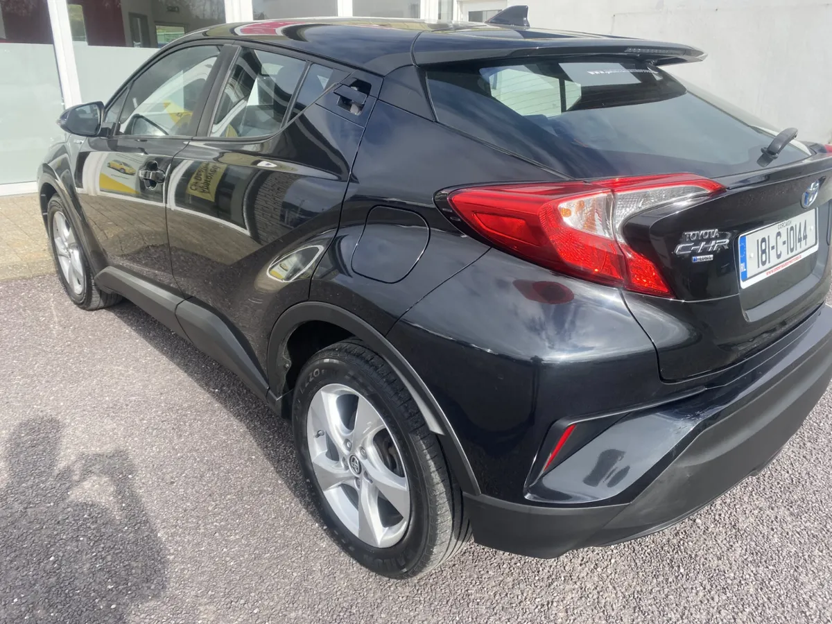 2018 Toyota CHR HYBRID LUNA 4DR AUTO - Image 3