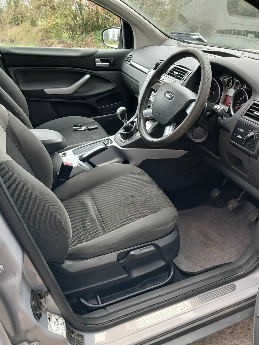 Ford Kuga 2011 - Image 2