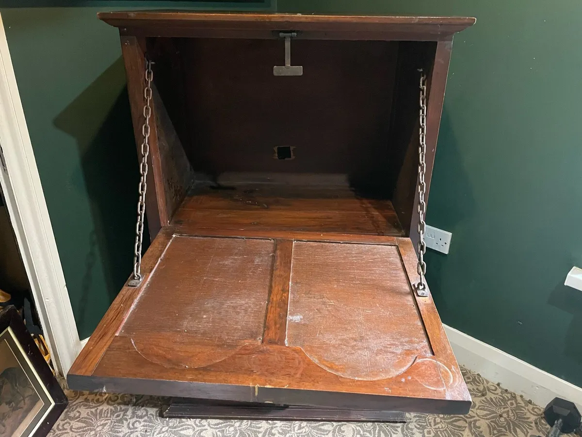 Sideboard - Image 4