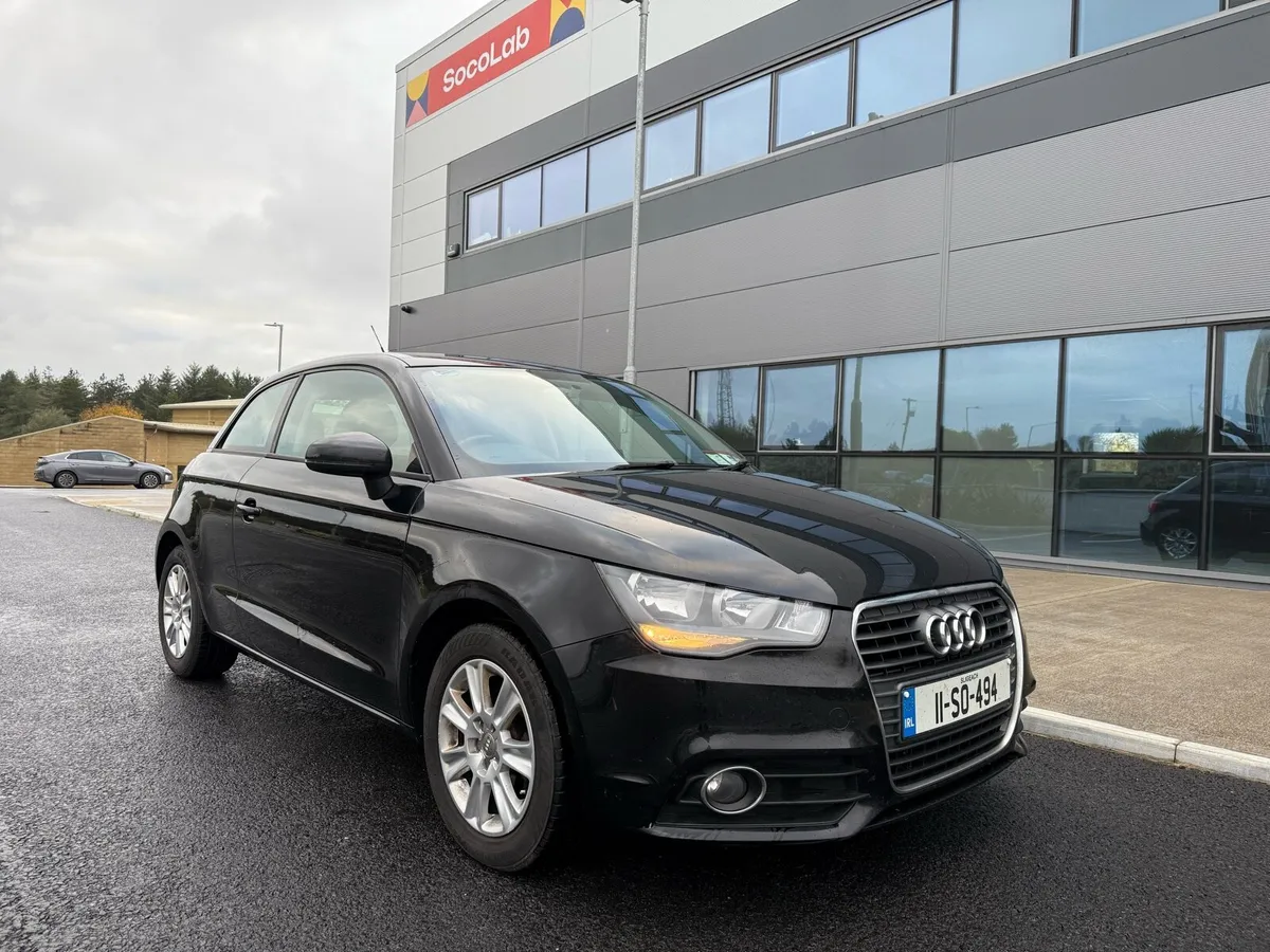 Audi A1 1.2tfsi 3DR, 2011 - Image 1