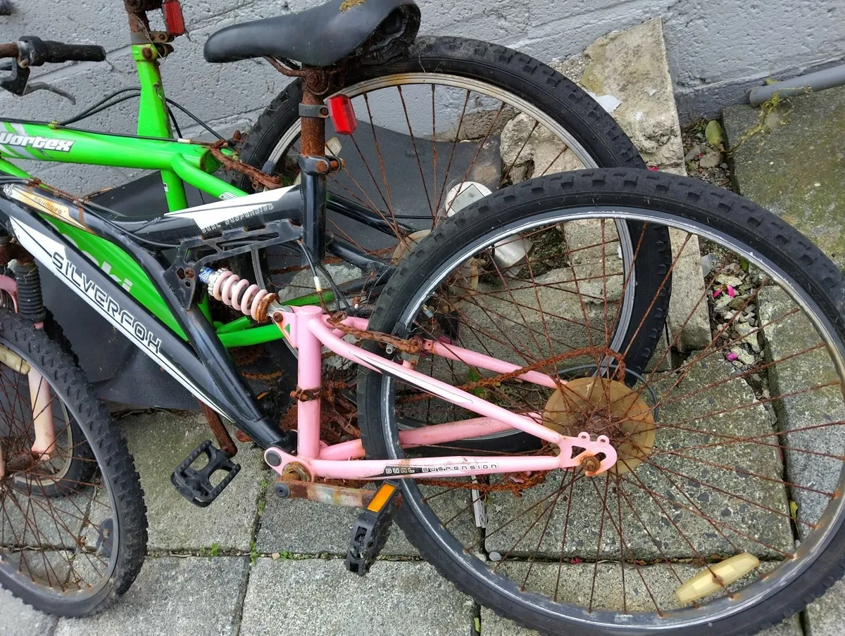 2 Free Mountain Bikes - Image 3