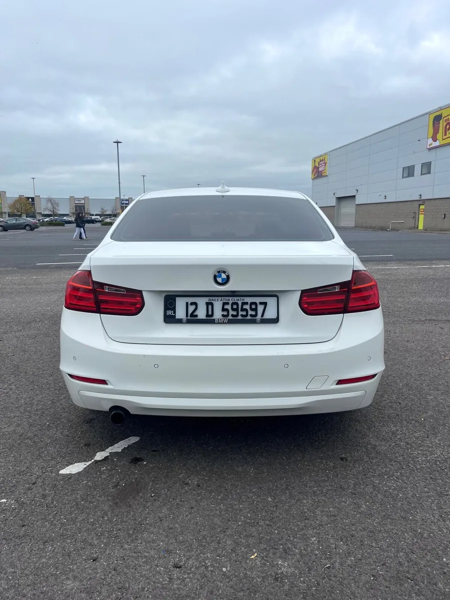 BMW 320D F30 2012 - Image 3