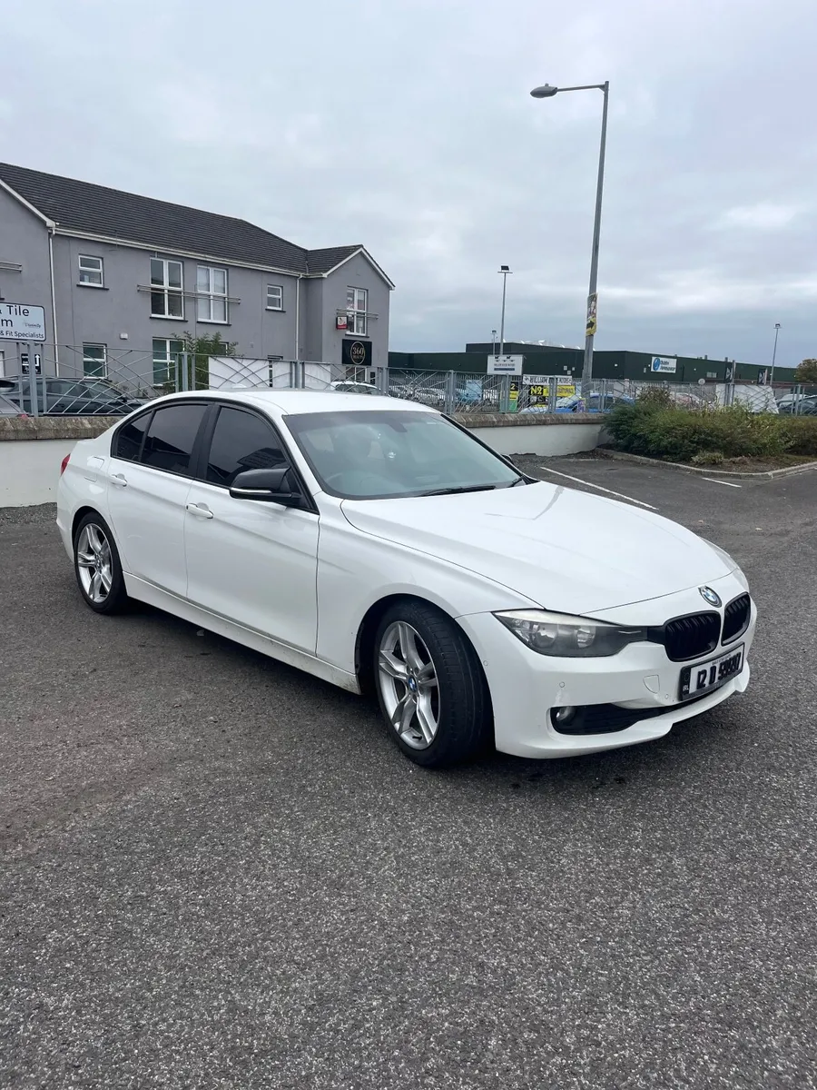 BMW 320D F30 2012 - Image 4