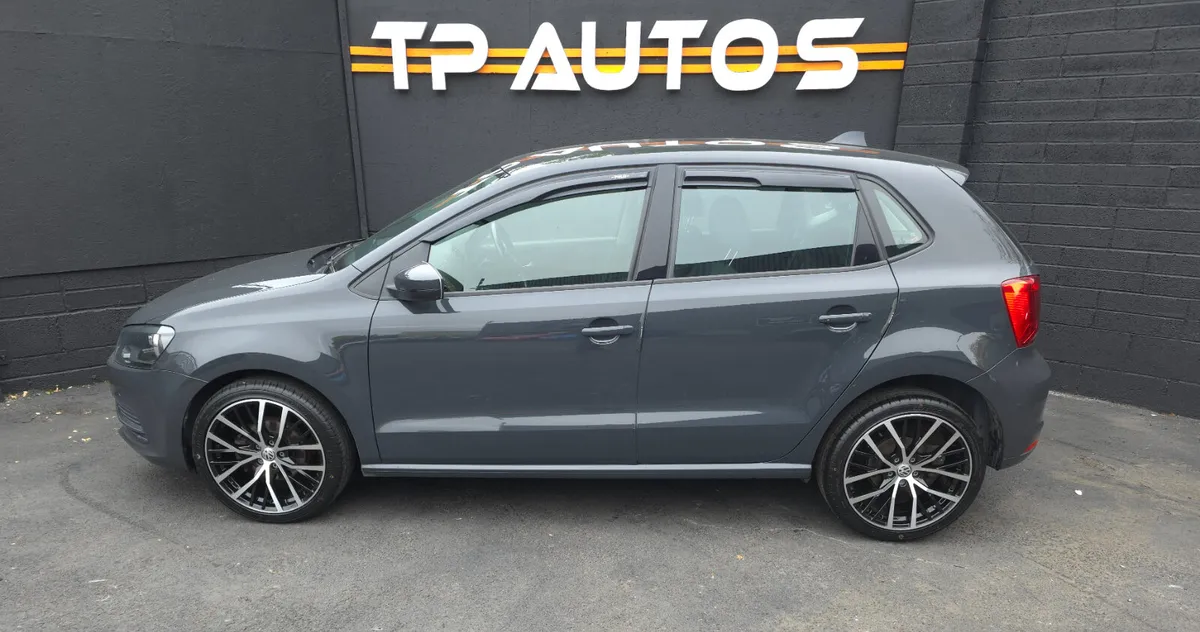 Volkswagen Polo 2017 HIGHLINE - Image 2