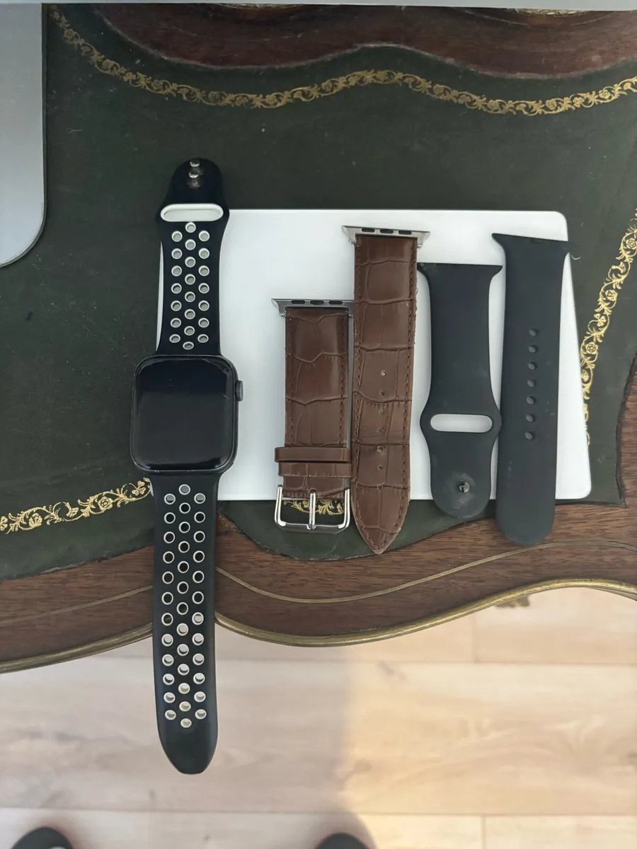 Apple Watch - Image 1