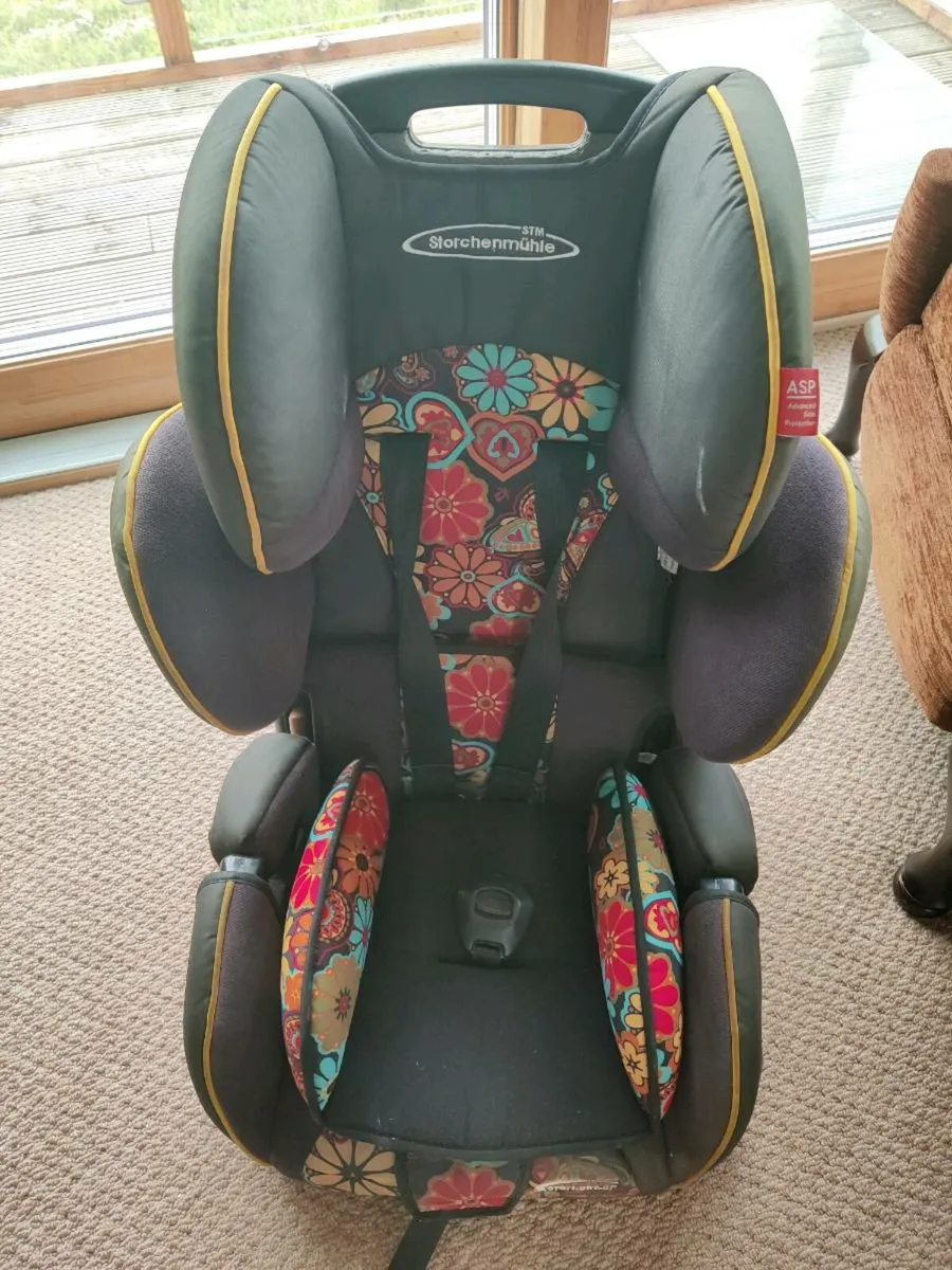 Child seat - Image 1
