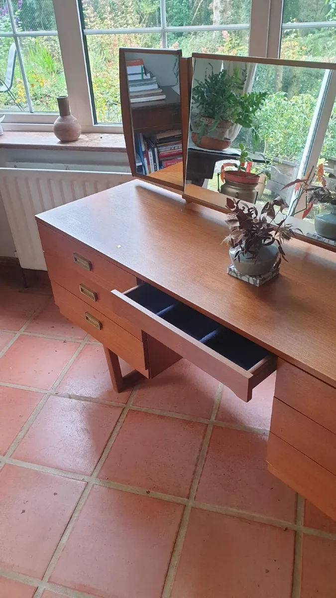 Midcentury Sideboard/dressing table - Image 2