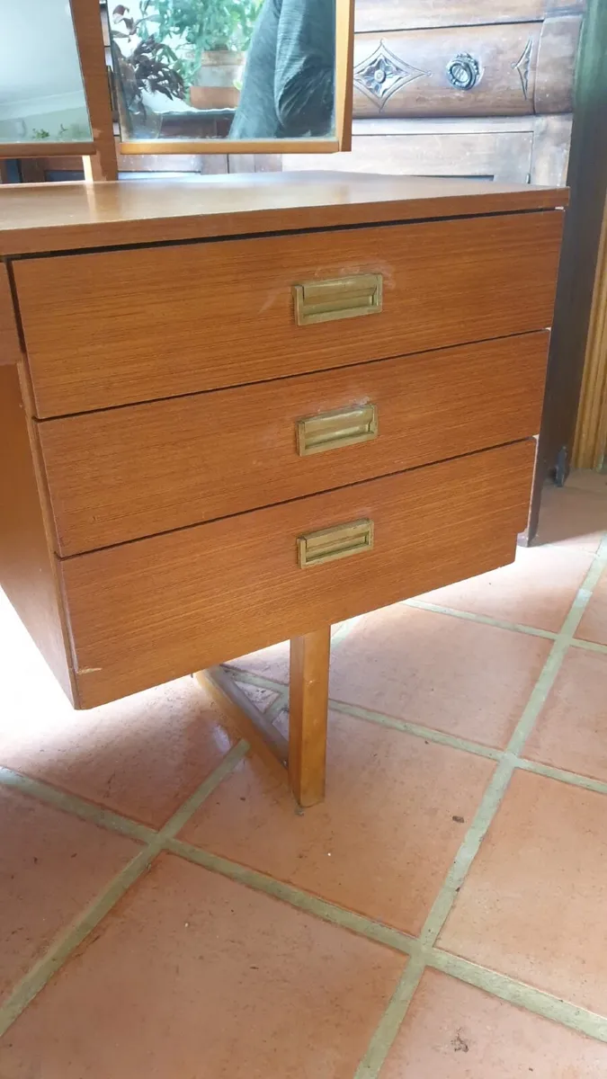 Midcentury Sideboard/dressing table - Image 3
