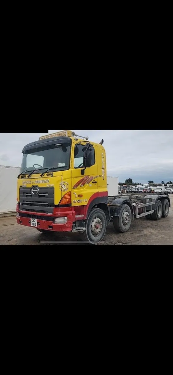 2007 HINO 700, 8x4, manual