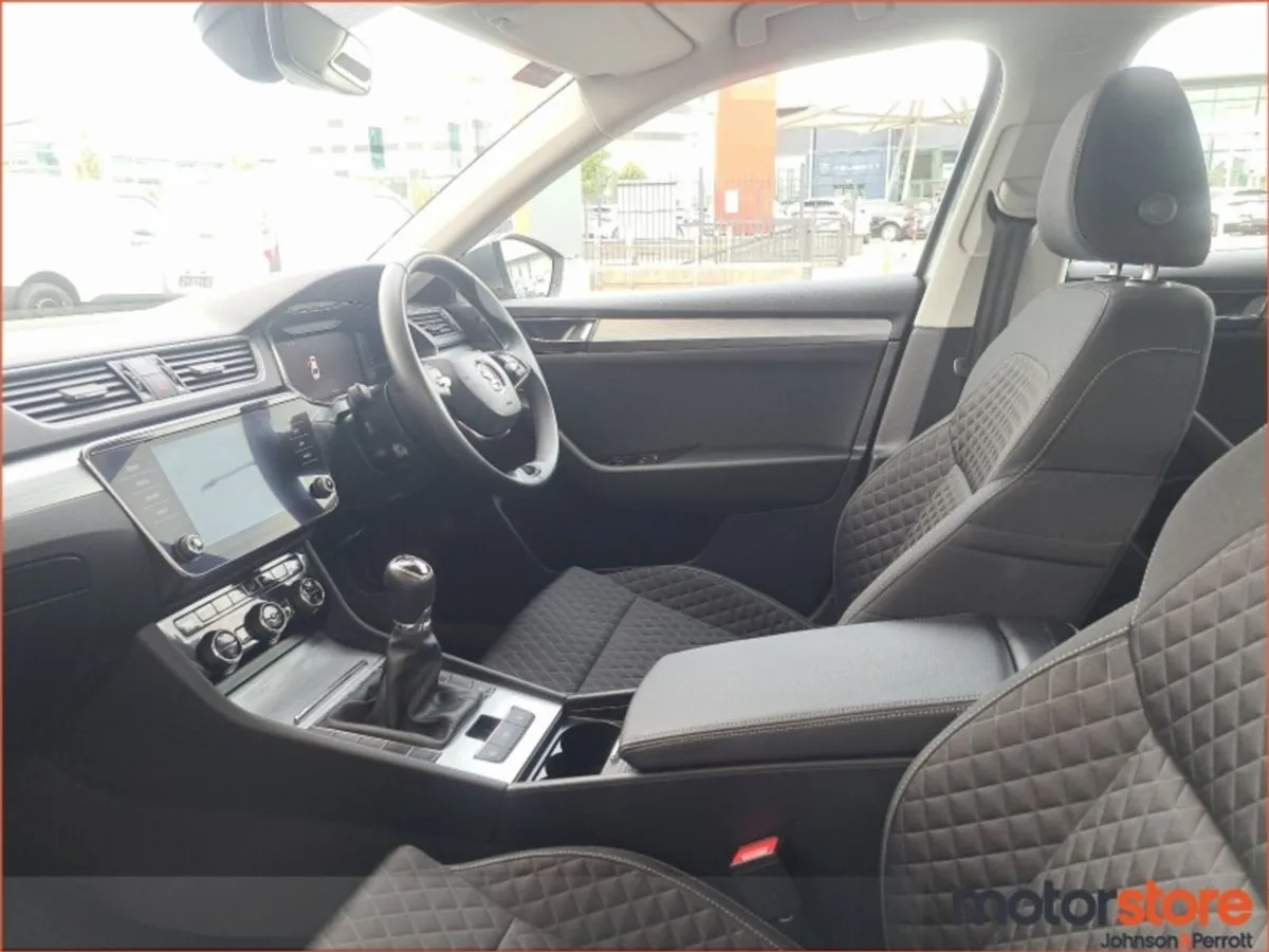 Skoda Superb Superb AMB 2.0tdi 150HP 16.5 - Image 4
