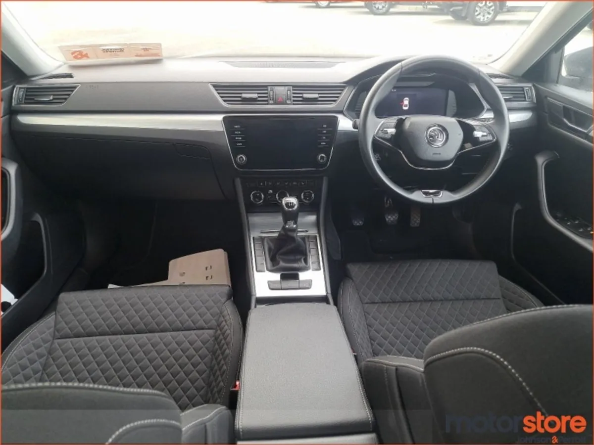 Skoda Superb Superb AMB 2.0tdi 150HP 16.5 - Image 4