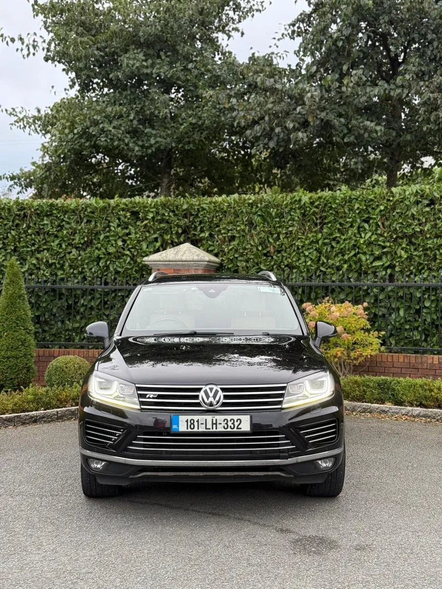 Commercial Volkswagen Touareg 2018 R line - Image 3