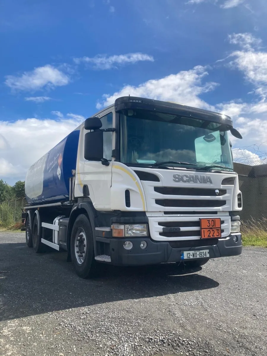 2012 Scania P400, manual, 6x2, rear steer tanker - Image 2