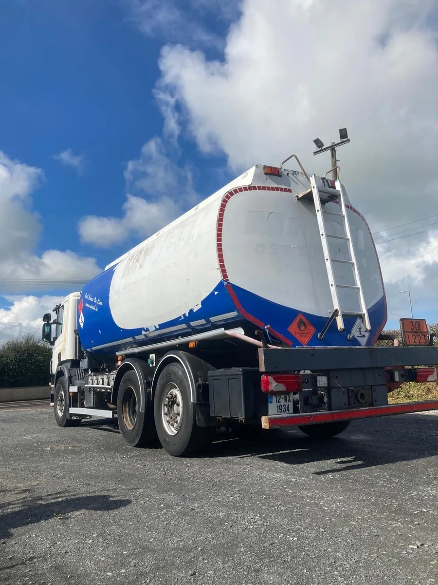 2012 Scania P400, manual, 6x2, rear steer tanker - Image 3
