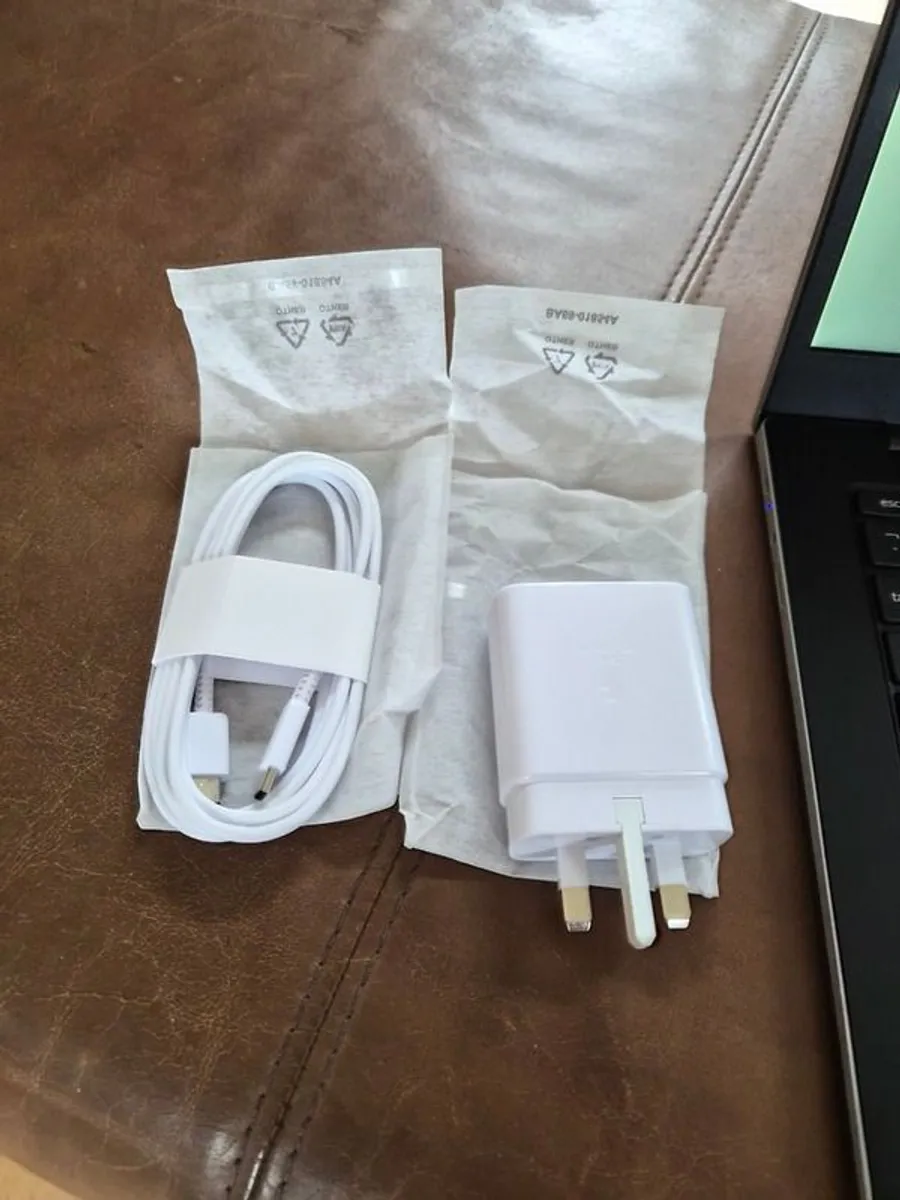 Samsung Galaxy Chromebook Go 14" Brand New - Image 3