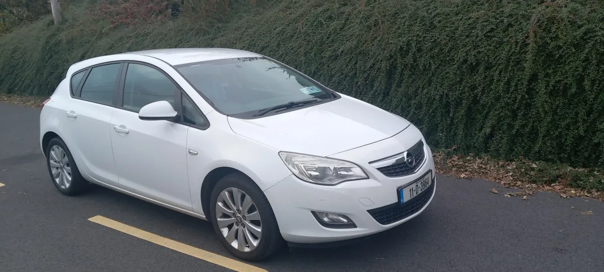 Opel Astra 2011 - Image 3